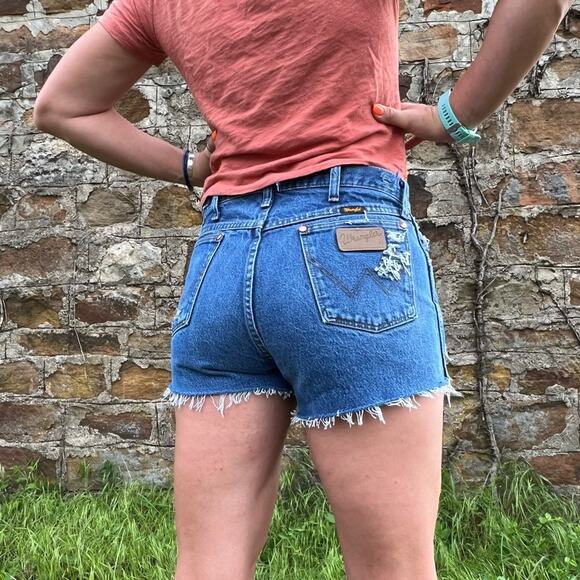 Vintage Wrangler cutoff Jean shorts fray hem distressed festival boho - Picture 5 of 8